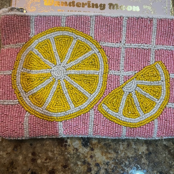 Wandering Moon | Lemon Beaded Bag 🍋 - Picture 2 of 6